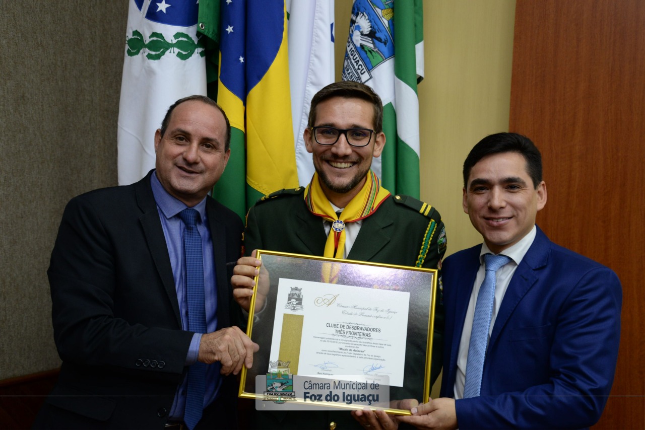 Clube de Desbravadores de Foz do Iguaçu é homenageado na Câmara