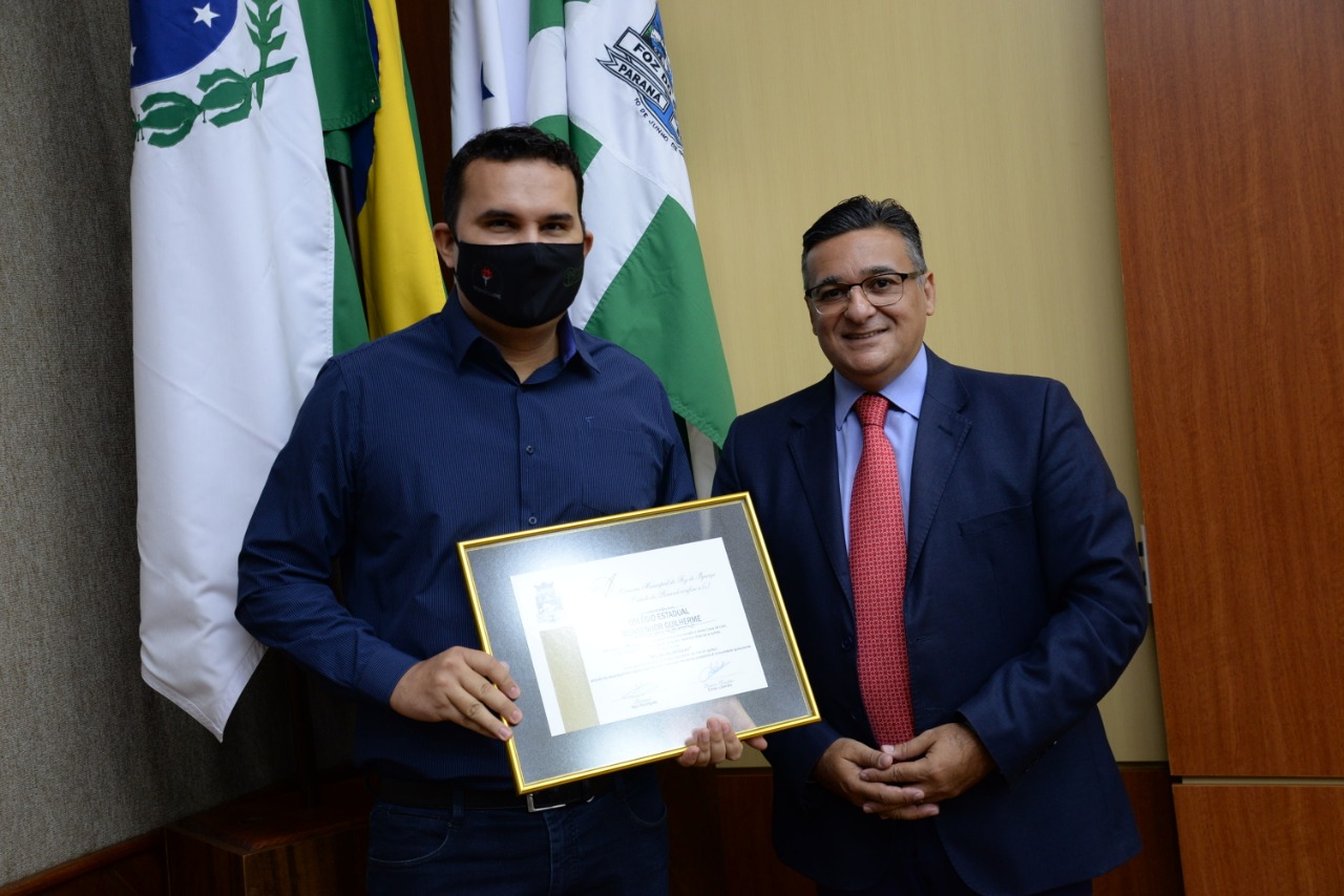 Colégio Monsenhor Guilherme recebe reconhecimento do Legislativo