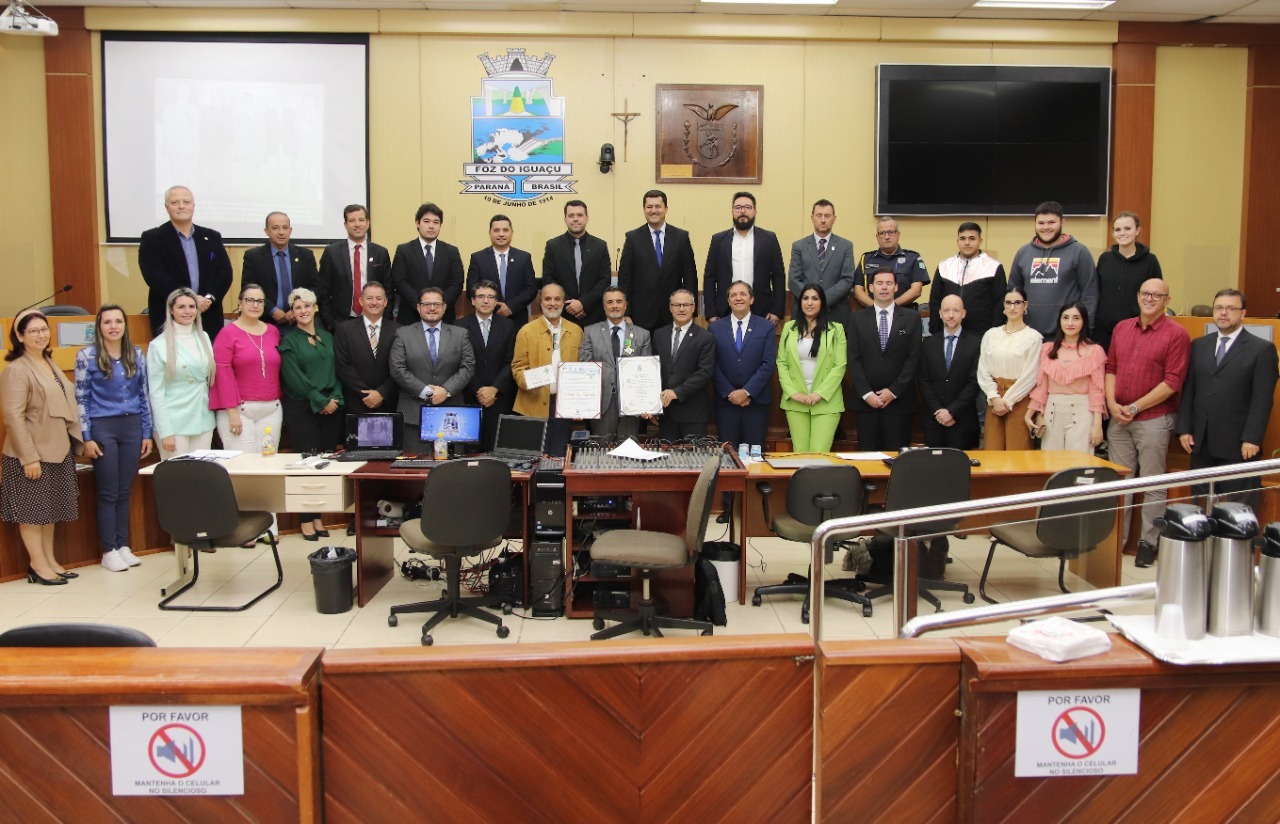 Com discurso pela cultura da paz, Presidente do TJ-PR é o mais novo cidadão honorário de Foz do Iguaçu