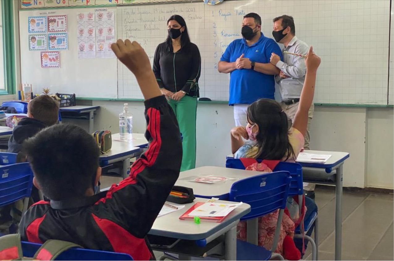 Comissão da Câmara que acompanha retorno às aulas presenciais vistoria instituições de ensino