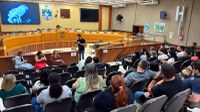 Comissão de Educação deve convocar secretária municipal após reunião com diretores de escolas