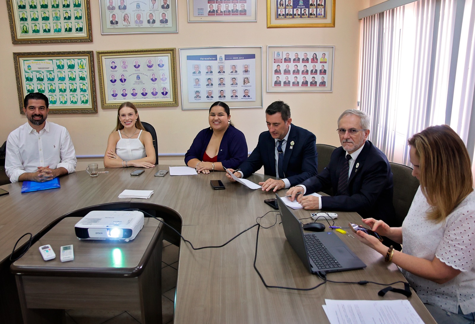 CPI dos livros reitera pedido de informações e define oitivas