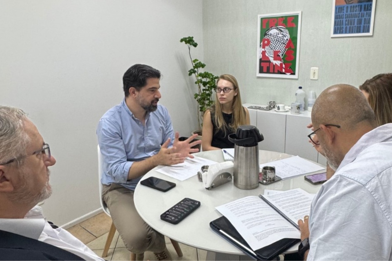 CPI que apura caso dos livros de inglês define presidente e relator