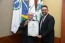 Diácono Antonio Fabri é congratulado com Título de Cidadão Honorário de Foz do Iguaçu