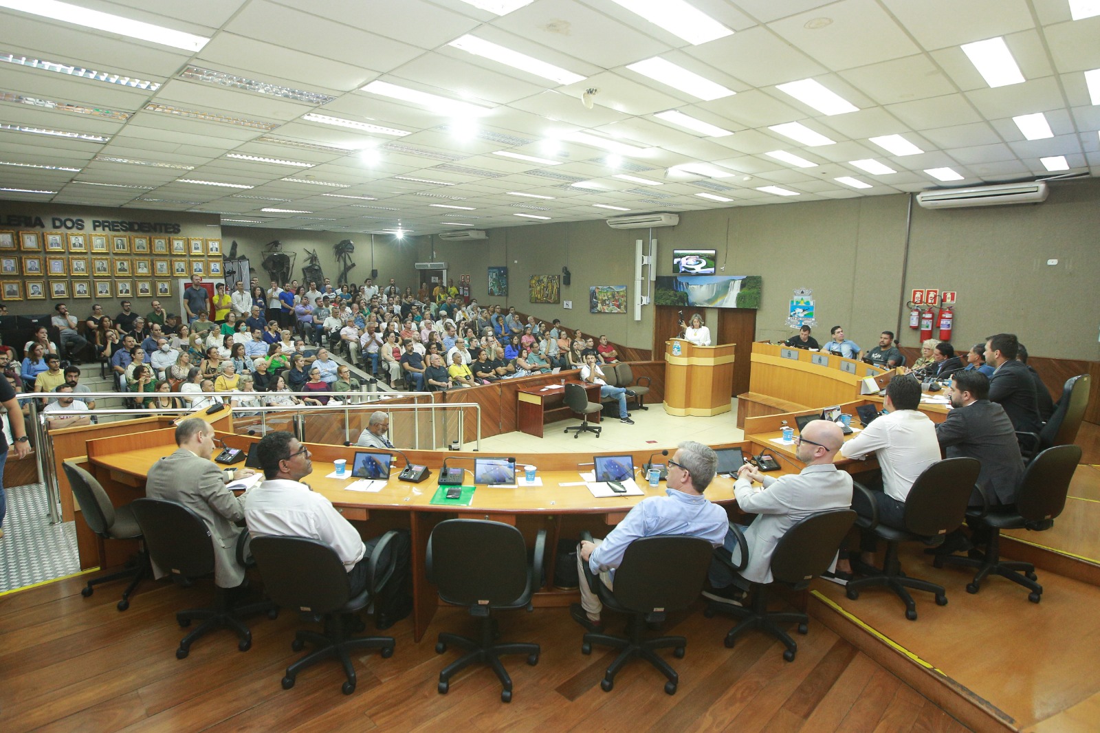 Discussões sobre a localização do novo Porto Seco lotam o Plenário da Câmara