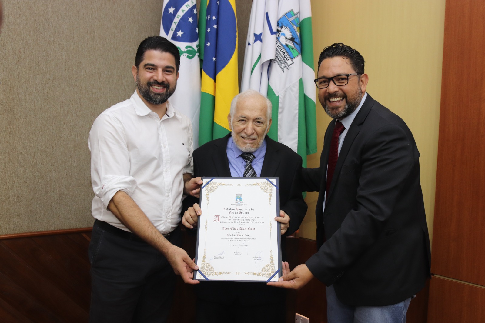 Dr.Aiex, médico psiquiatra e defensor de políticas públicas de saúde mental, é mais novo cidadão honorário de Foz