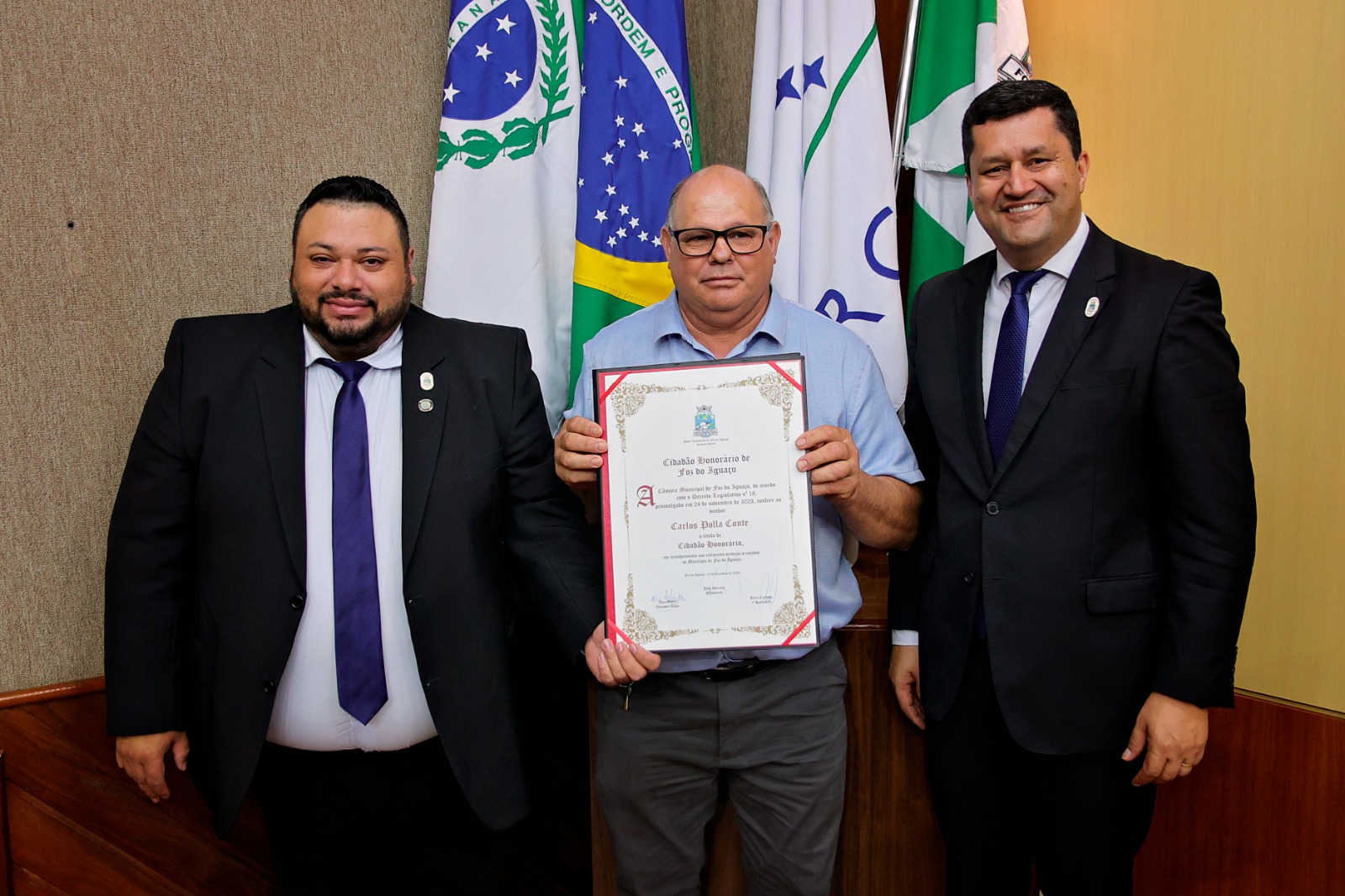 Empresário Carlos Conte é congratulado Cidadão Honorário de Foz do Iguaçu