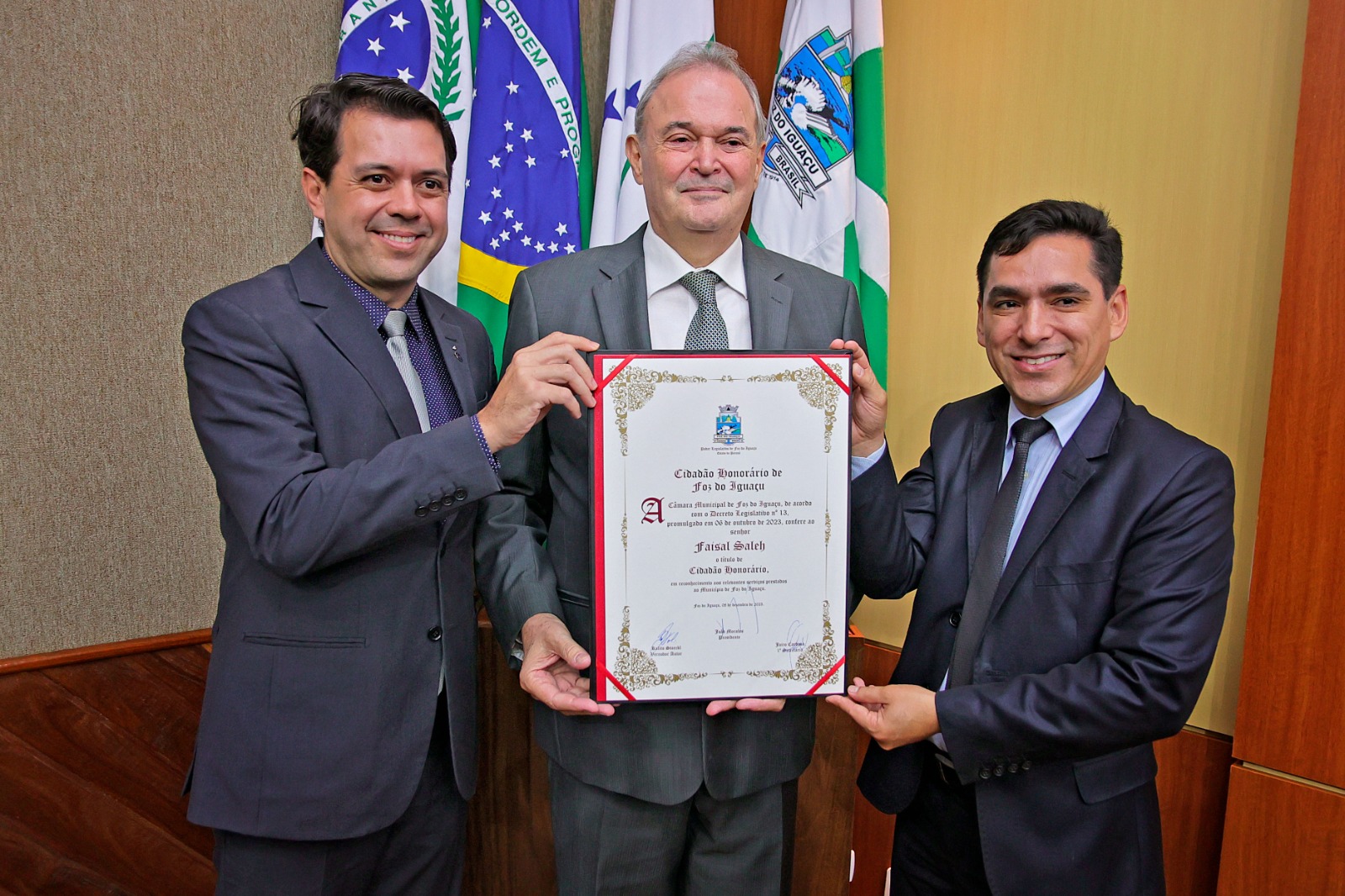 Faisal Saleh recebe Título de Cidadão Honorário de Foz do Iguaçu