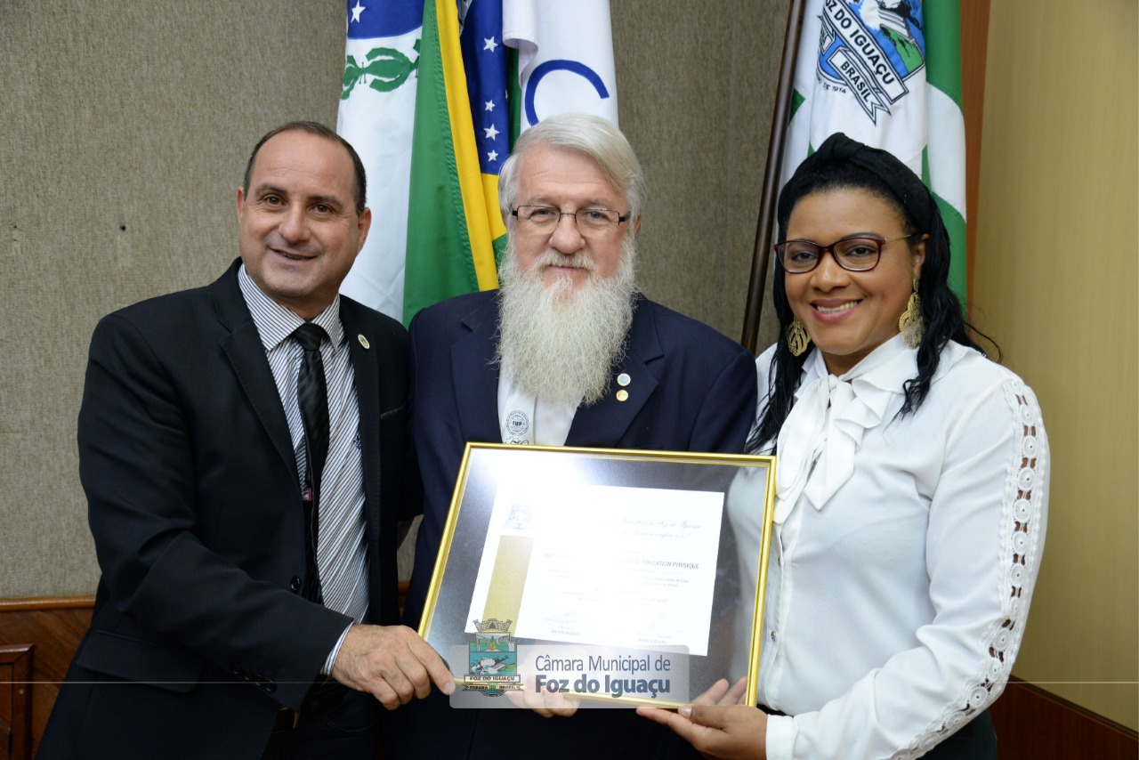 Federação Internacional de Educação Física é homenageada na Câmara de Foz do Iguaçu