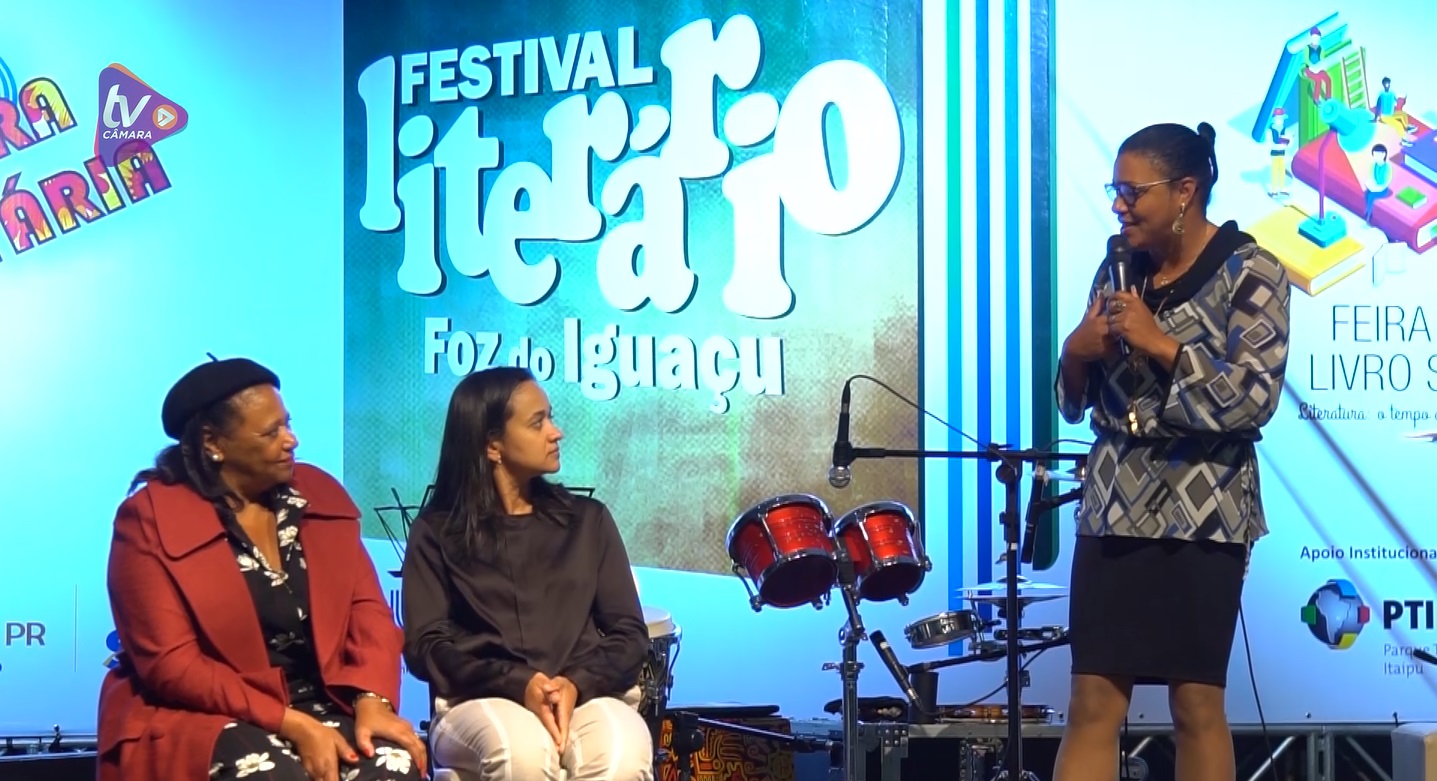 Feira do Livro, no Festival Literário, segue até domingo (23) na Avenida JK