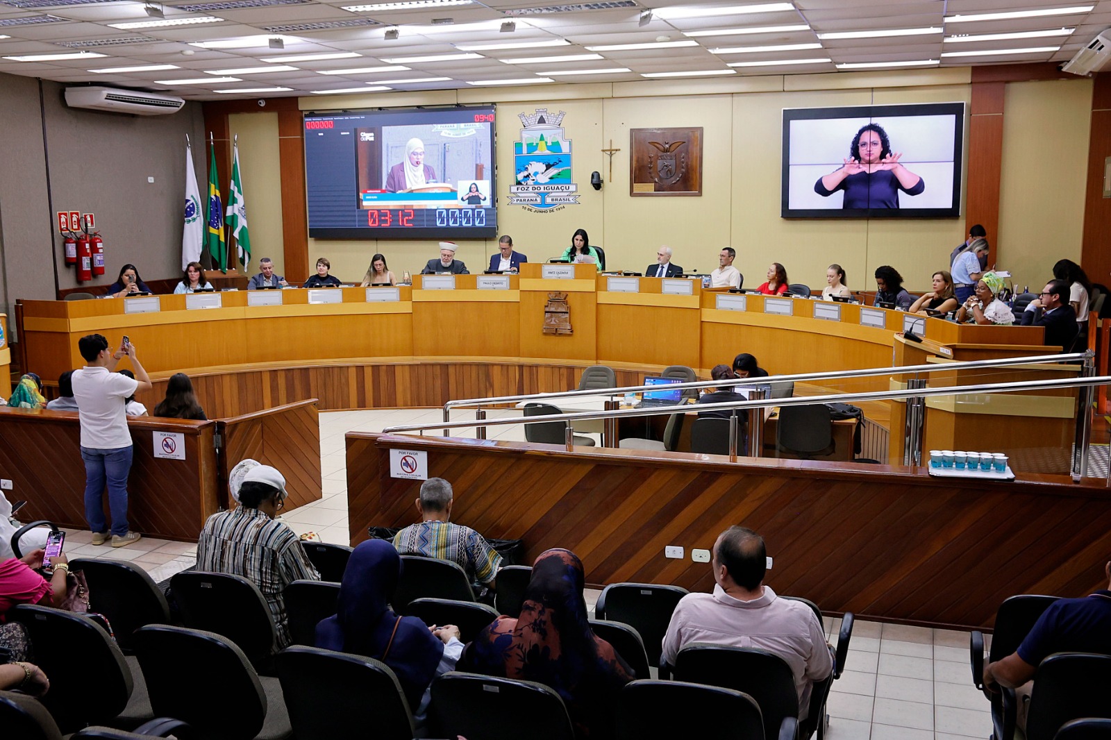 Fortalecer a educação e políticas públicas é chave no combate à violência contra a mulher e intolerância religiosa