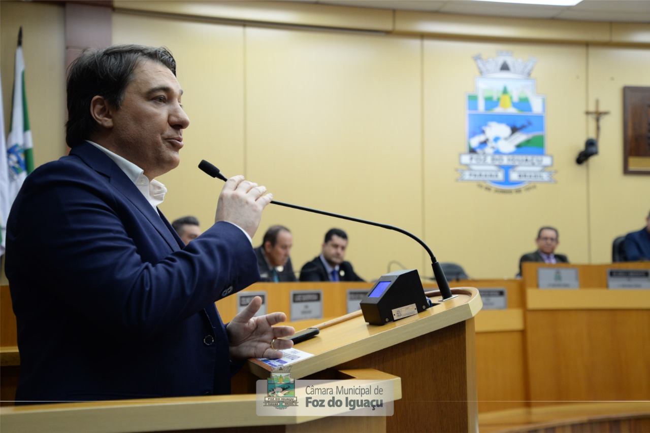 Giacobo expõe aos vereadores principais conquistas para obras de infraestrutura em Foz