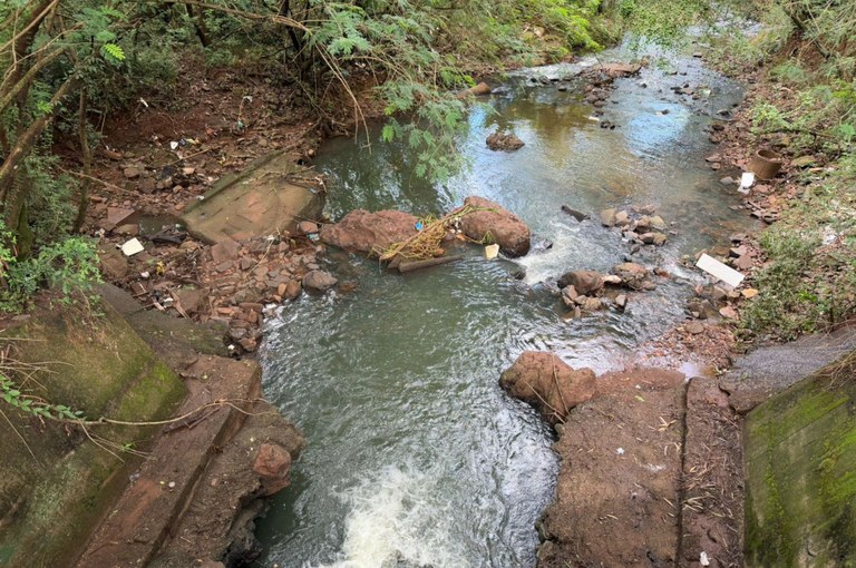 Legislativo cobra ações contínuas para limpeza dos rios urbanos de Foz
