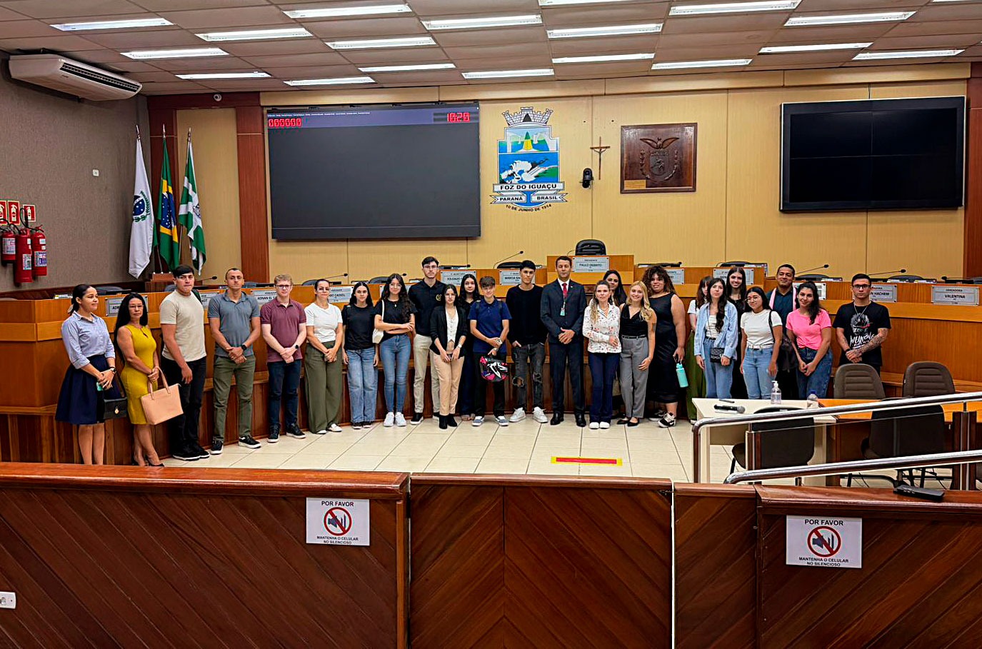 Legislativo recebe estudantes de direito da Descomplica UniAmérica