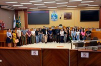 Legislativo recebe estudantes de direito da Descomplica UniAmérica