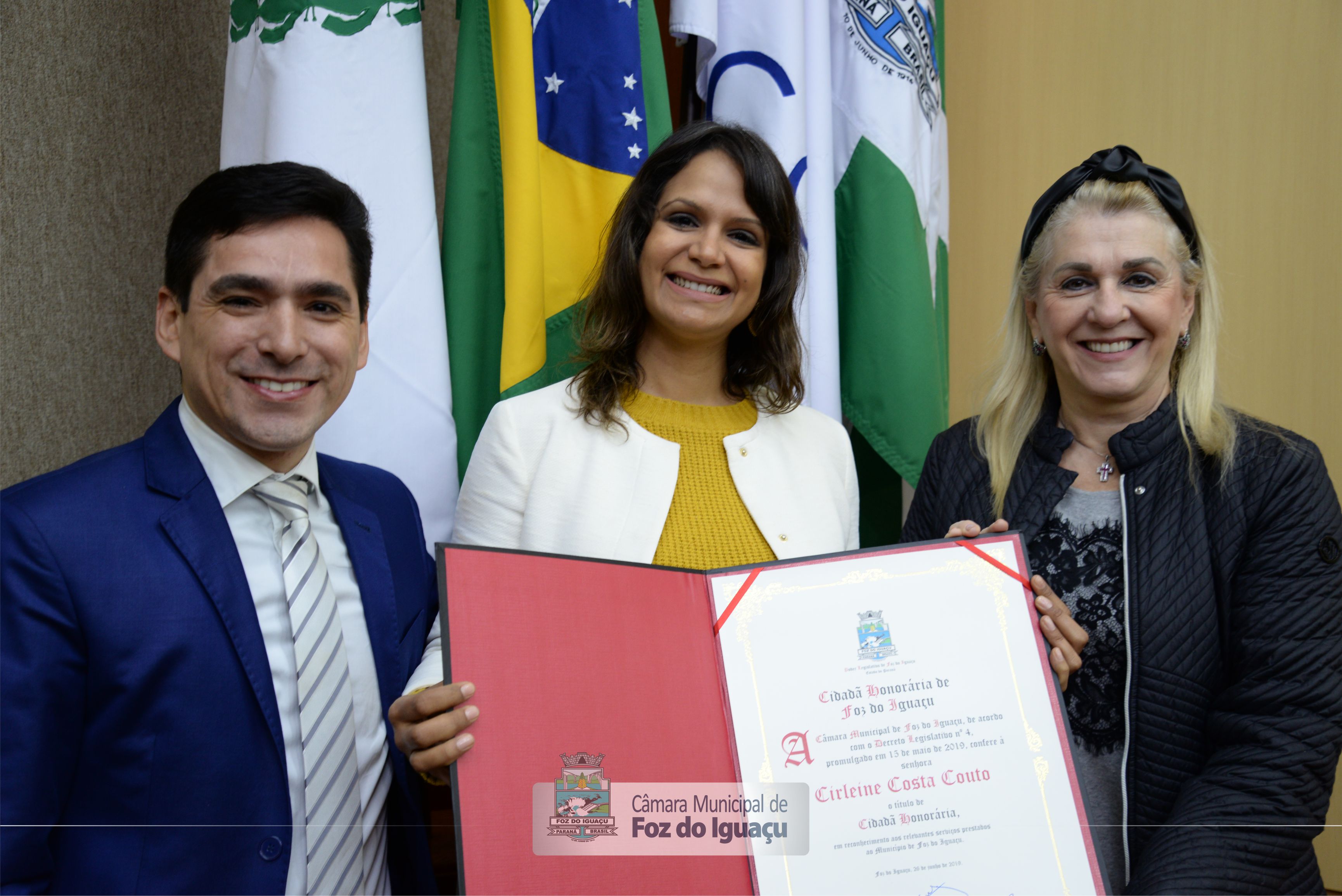 Médica Cirleine Couto recebe Título de Cidadã Honorária de Foz do Iguaçu