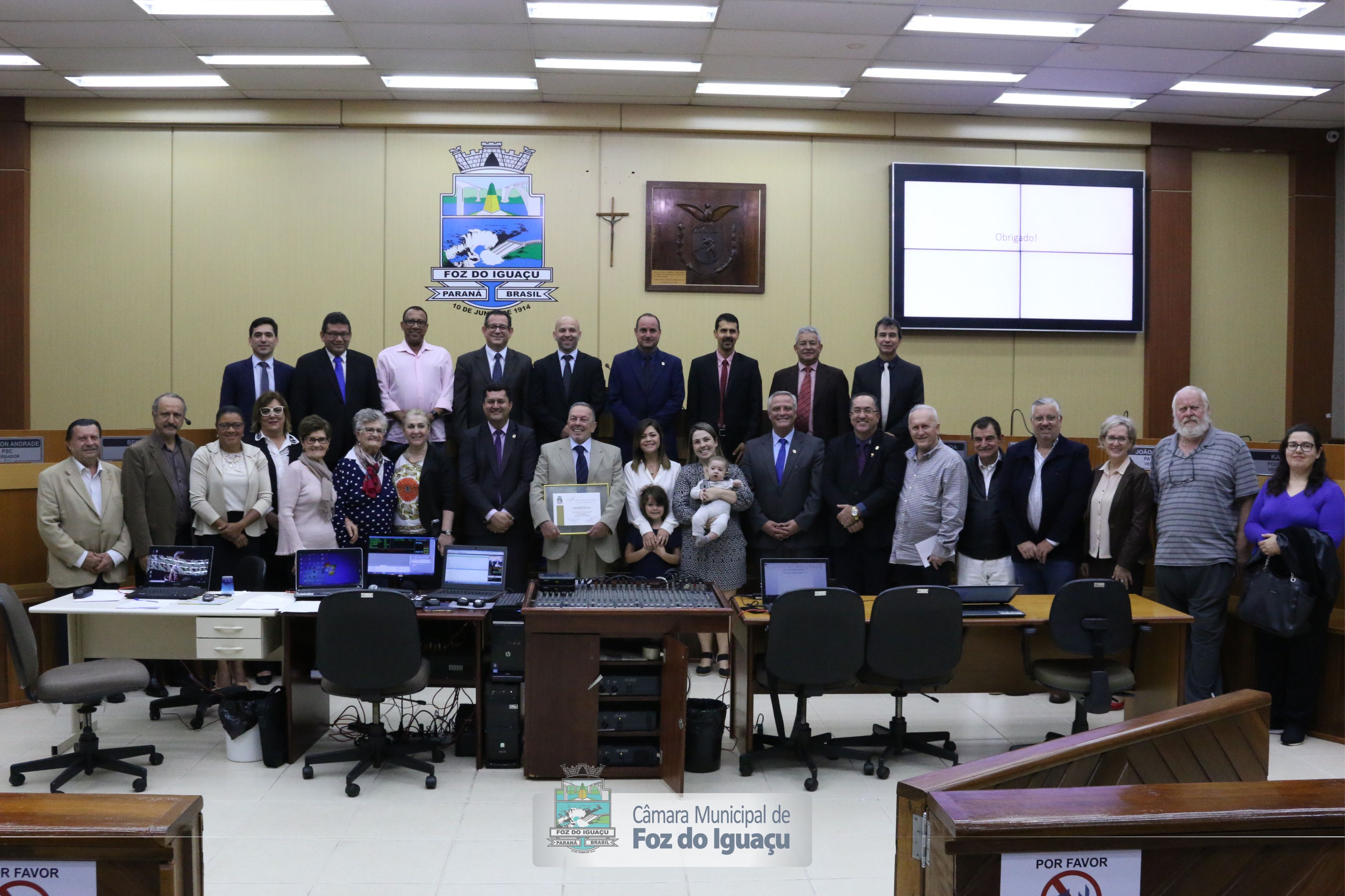 Médico Arnaldo Cortez é homenageado pelo Legislativo de Foz do Iguaçu