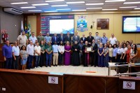 Mitra Diocesana de Foz recebe homenagem da Câmara por investir em fontes renováveis de energia