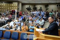 Mudanças na lei sobre serviço de táxi seguem para sanção do prefeito
