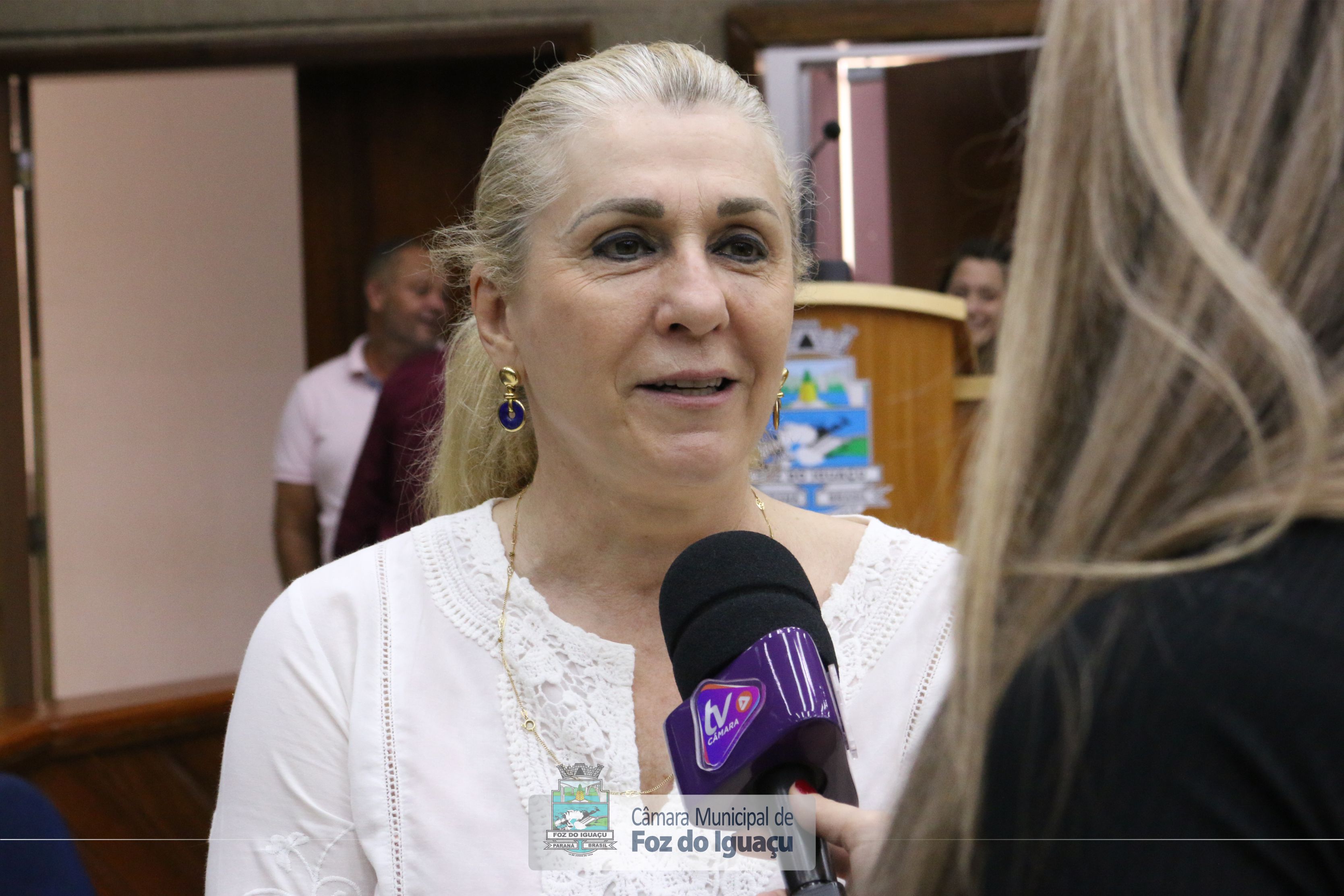 Nanci ajusta projeto sobre canudinhos biodegradáveis