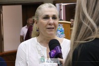 Nanci ajusta projeto sobre canudinhos biodegradáveis