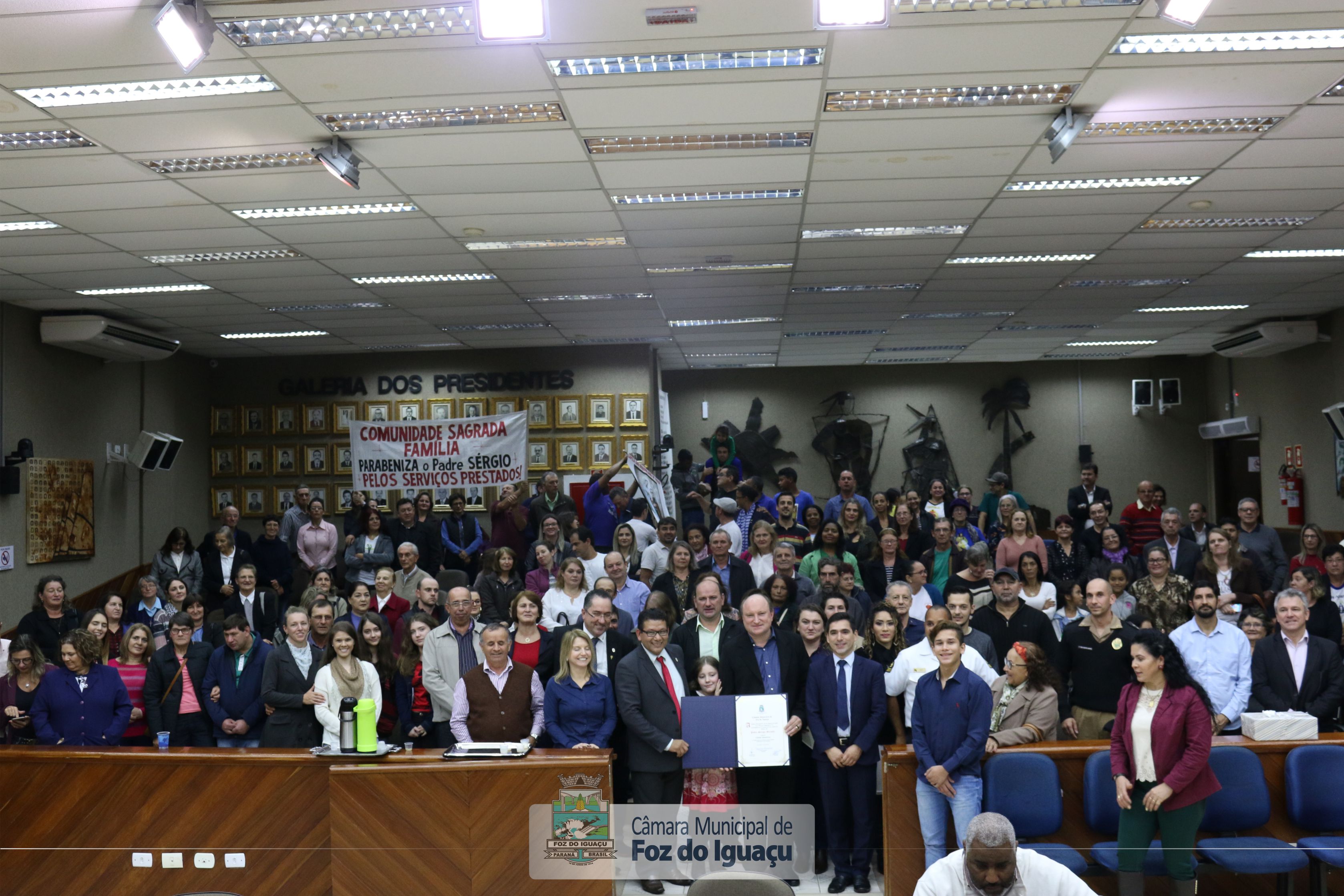 Padre Sérgio Bertotti recebe Título de Cidadão Honorário de Foz do Iguaçu