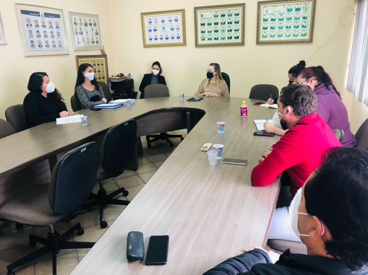 Pautas da Educação são discutidas em reunião na Câmara