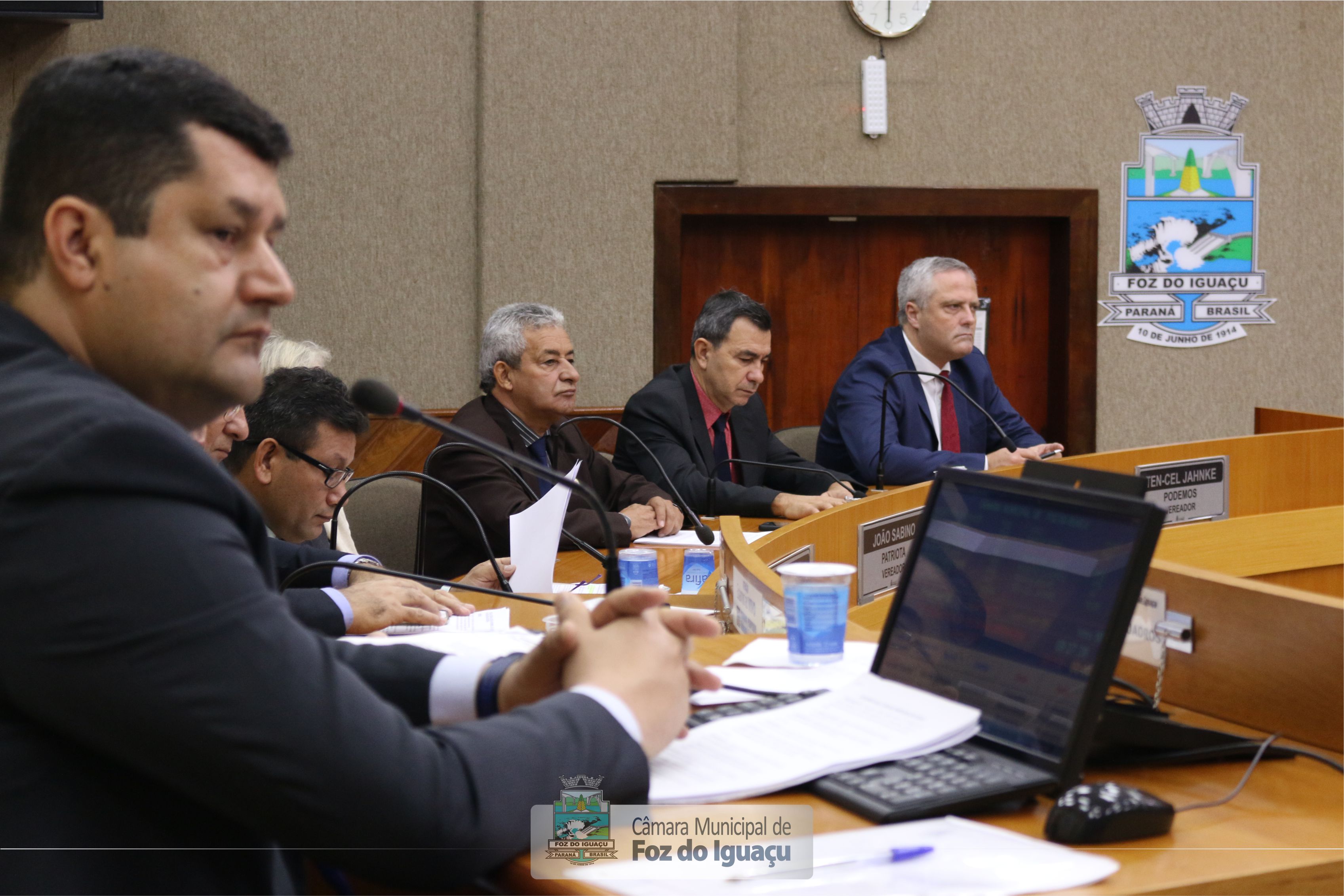 PLC que trata sobre corte de árvores e vegetais em espaços públicos é rejeitado em 2ª discussão