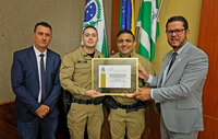 Policiais militares ganham Moção de Aplauso por ato de bravura
