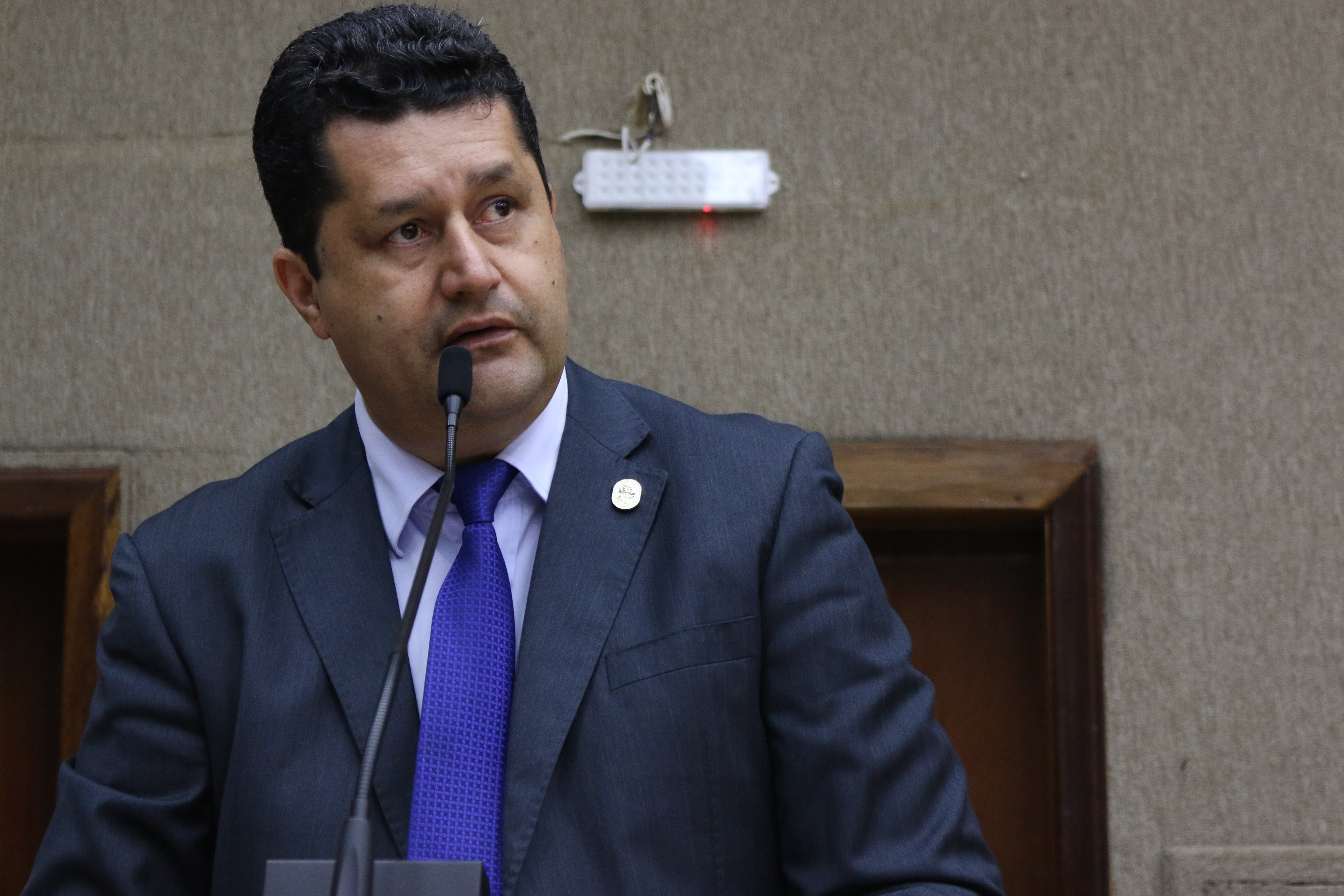 Prefeito indica Rogério Quadros como novo líder do governo na Câmara de Foz