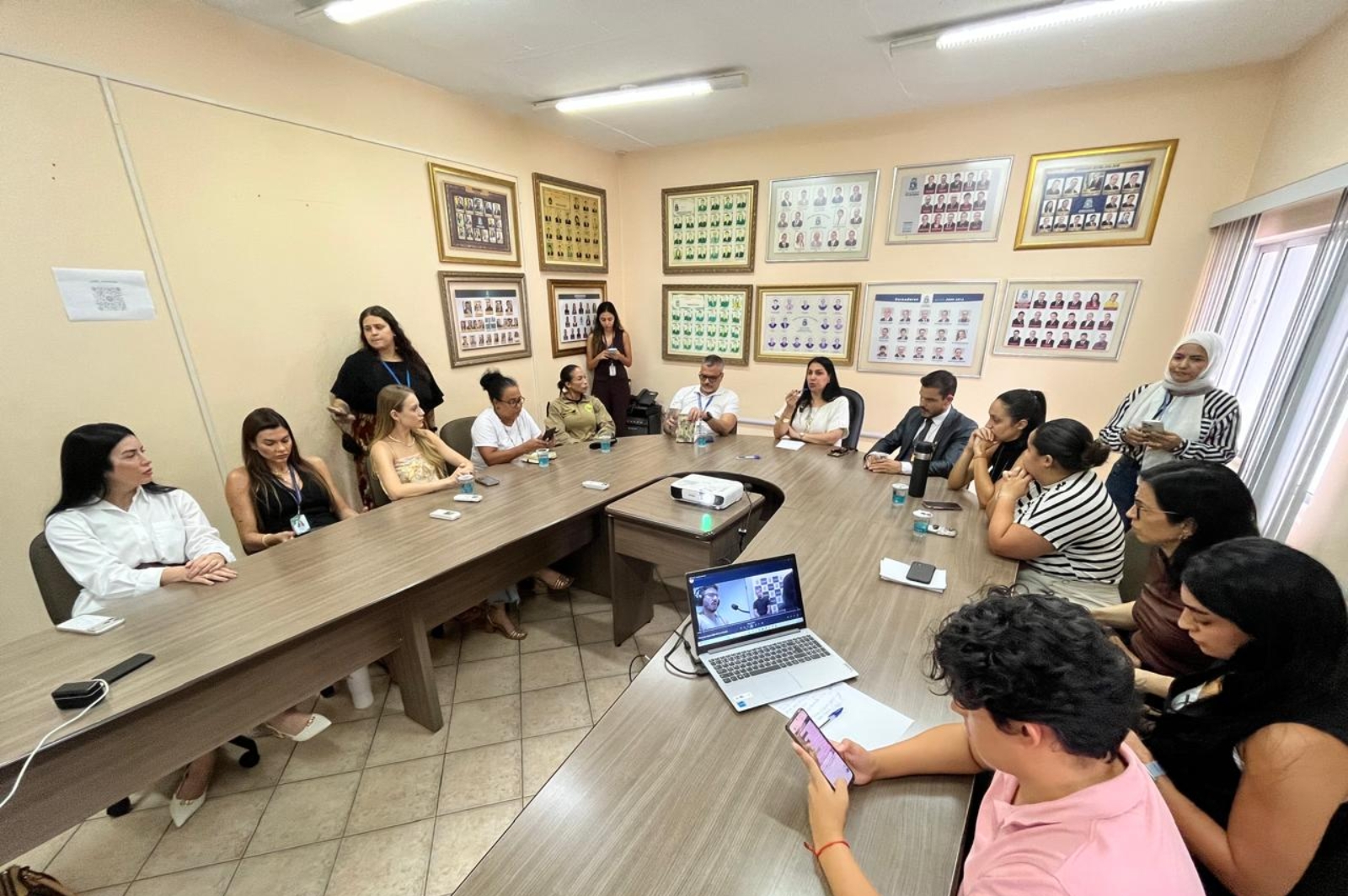 Procuradoria da Mulher articula protocolos mais rígidos após caso de agressão em shopping de Foz