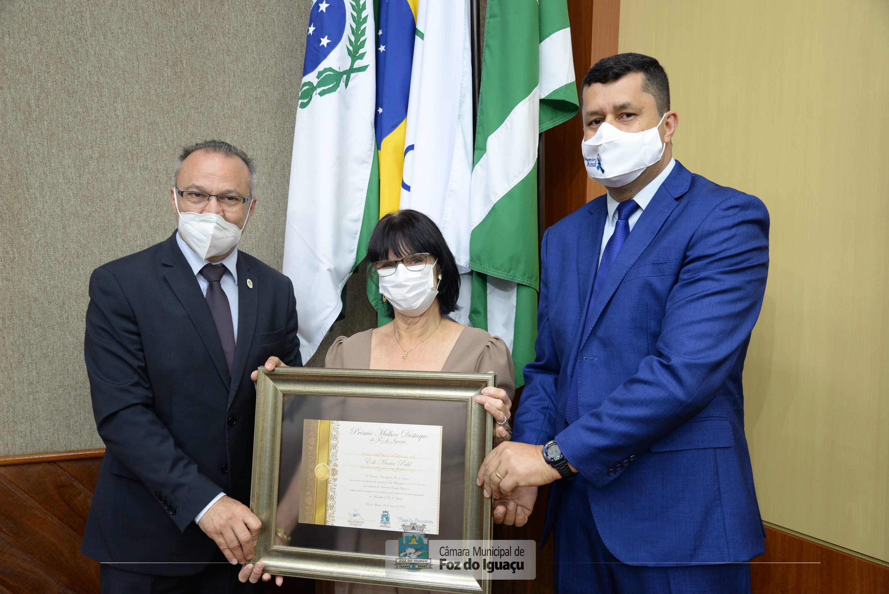 Professora Edi Maria Pahl recebe prêmio de Mulher Destaque de 2021