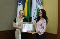 Projeto “Uma Boneca por um Sorriso” recebe reconhecimento da Câmara de Foz