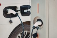 Projeto de lei prevê instalação de pontos de recarga para veículos elétricos em shopping centers de Foz