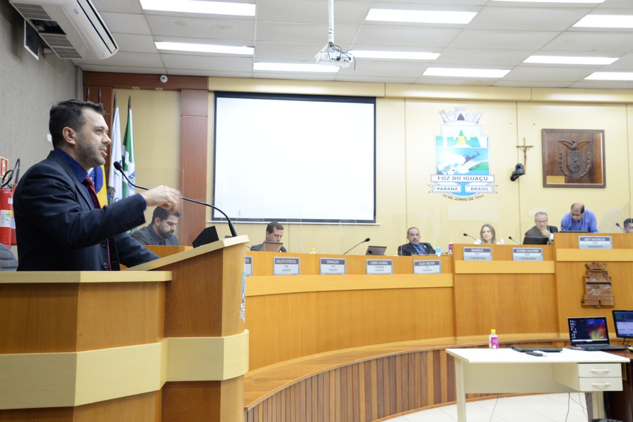 Projeto que proíbe descarte de isopor no aterro sanitário de Foz recebe aprovação plenária