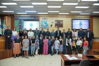 Projetos que versam sobre ensino de língua estrangeira na rede municipal recebem aprovação plenária