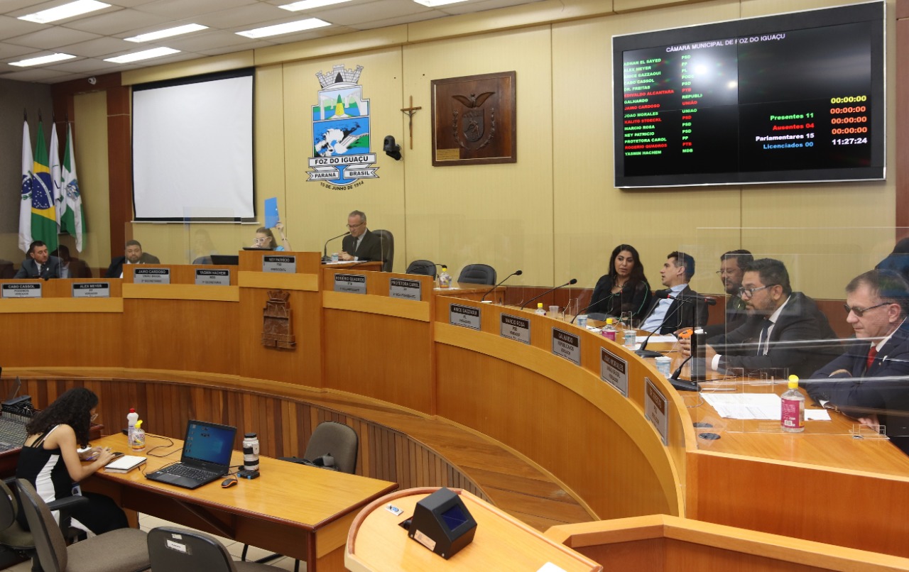 Refis e atualização da legislação do transporte público devem entrar em votação nesta terça (06/12)