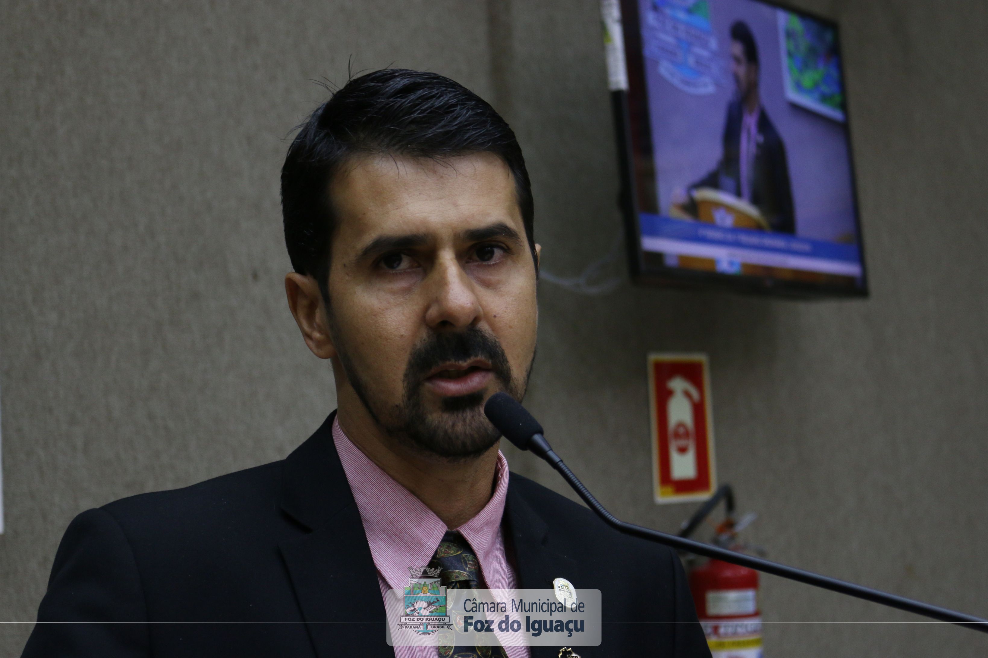 Rejeitado parecer ao projeto que proíbe restrições de animais em condomínios