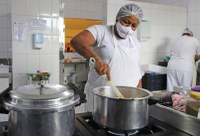 Remanejamento para prefeitura pagar merendeiros e motoristas do transporte escolar entra em 2ª discussão e votação nesta terça (07/03)