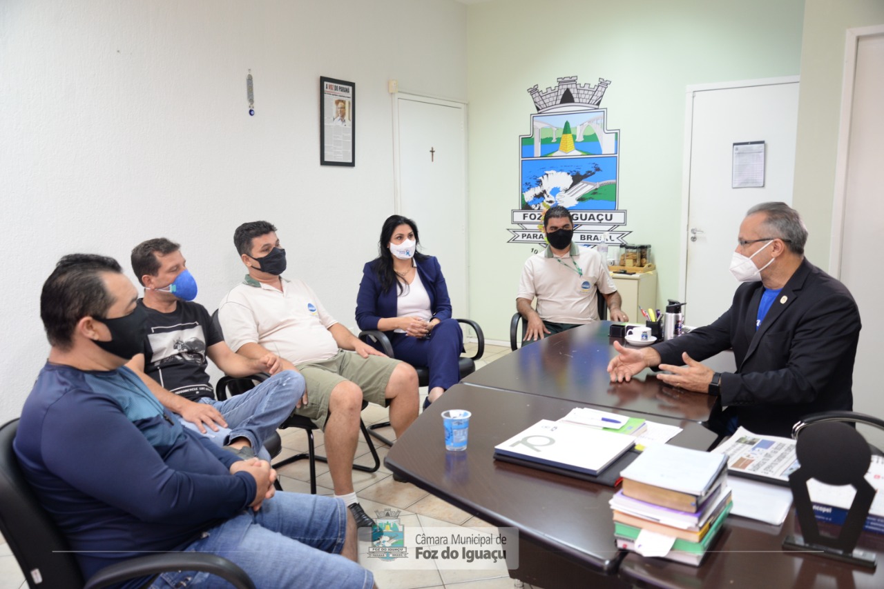 Reunião entre vereadores e motoristas põe fim à greve no transporte coletivo