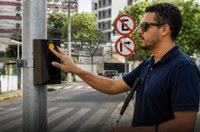 Semáforos com sinal sonoro entram na pauta da acessibilidade na Câmara de Foz