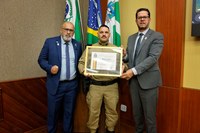 Soldado Veiga, da PM, recebe reconhecimento do Legislativo
