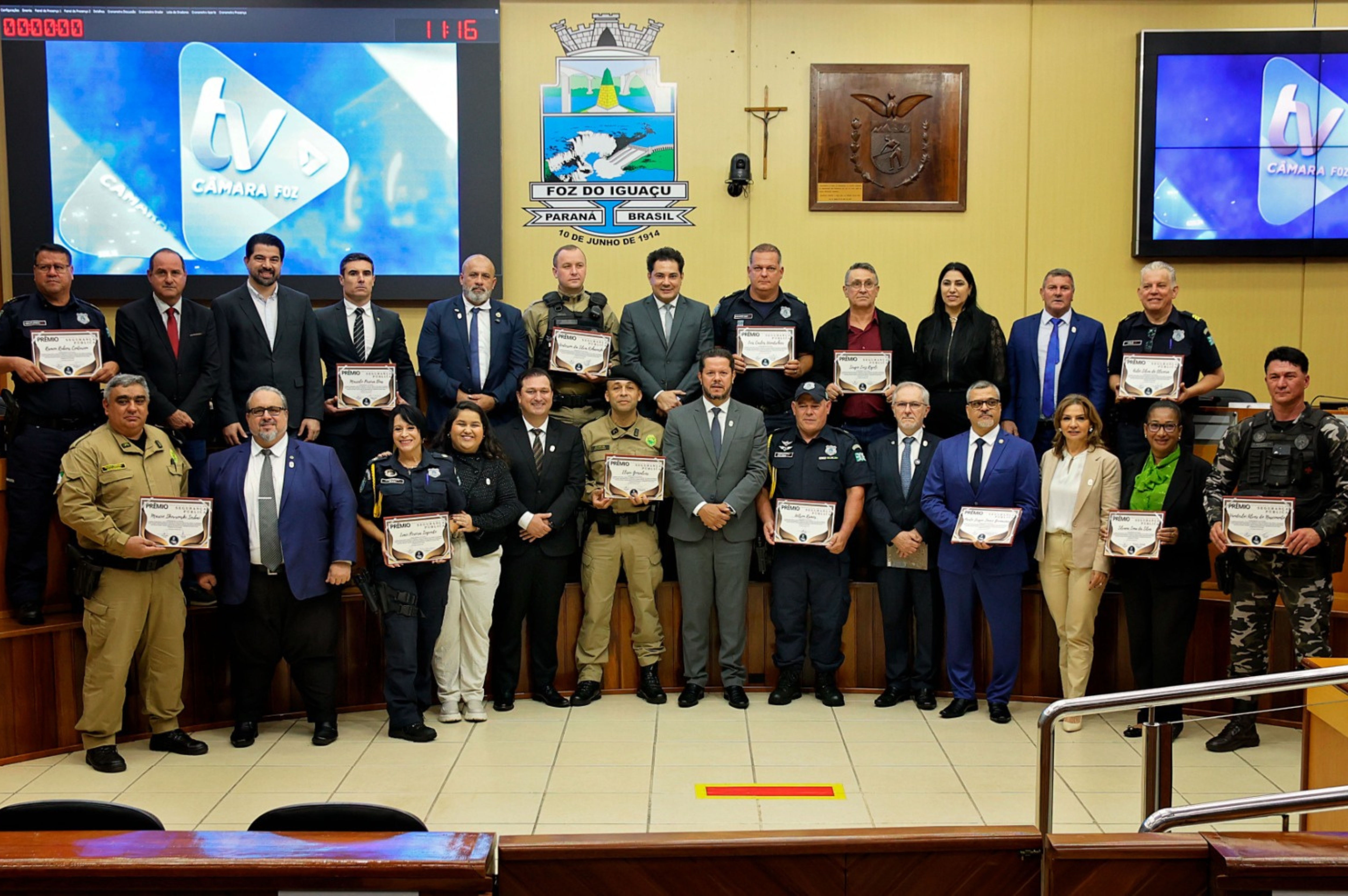 Solenidade da Câmara de Foz congratula 13 profissionais com Prêmio Destaque Da Segurança Pública