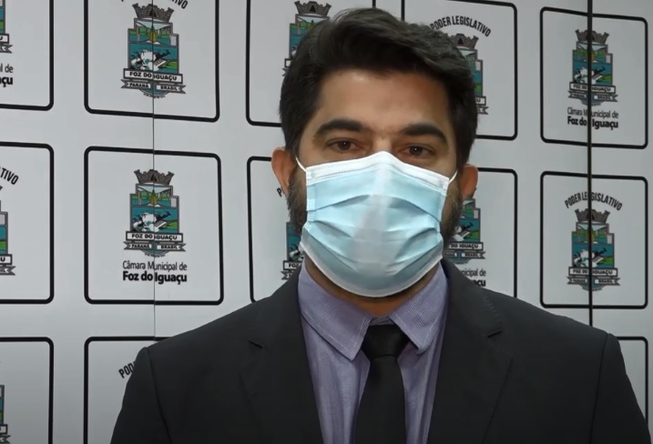 Vereador Adnan indica implantação de um programa de mutirão de poda de árvores