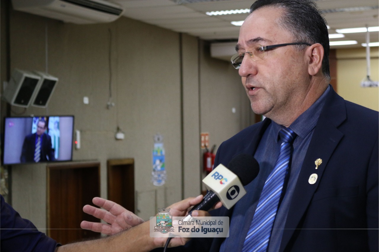 Vereador Celino reforça necessidades de cuidados e normas para reabertura gradual do comércio