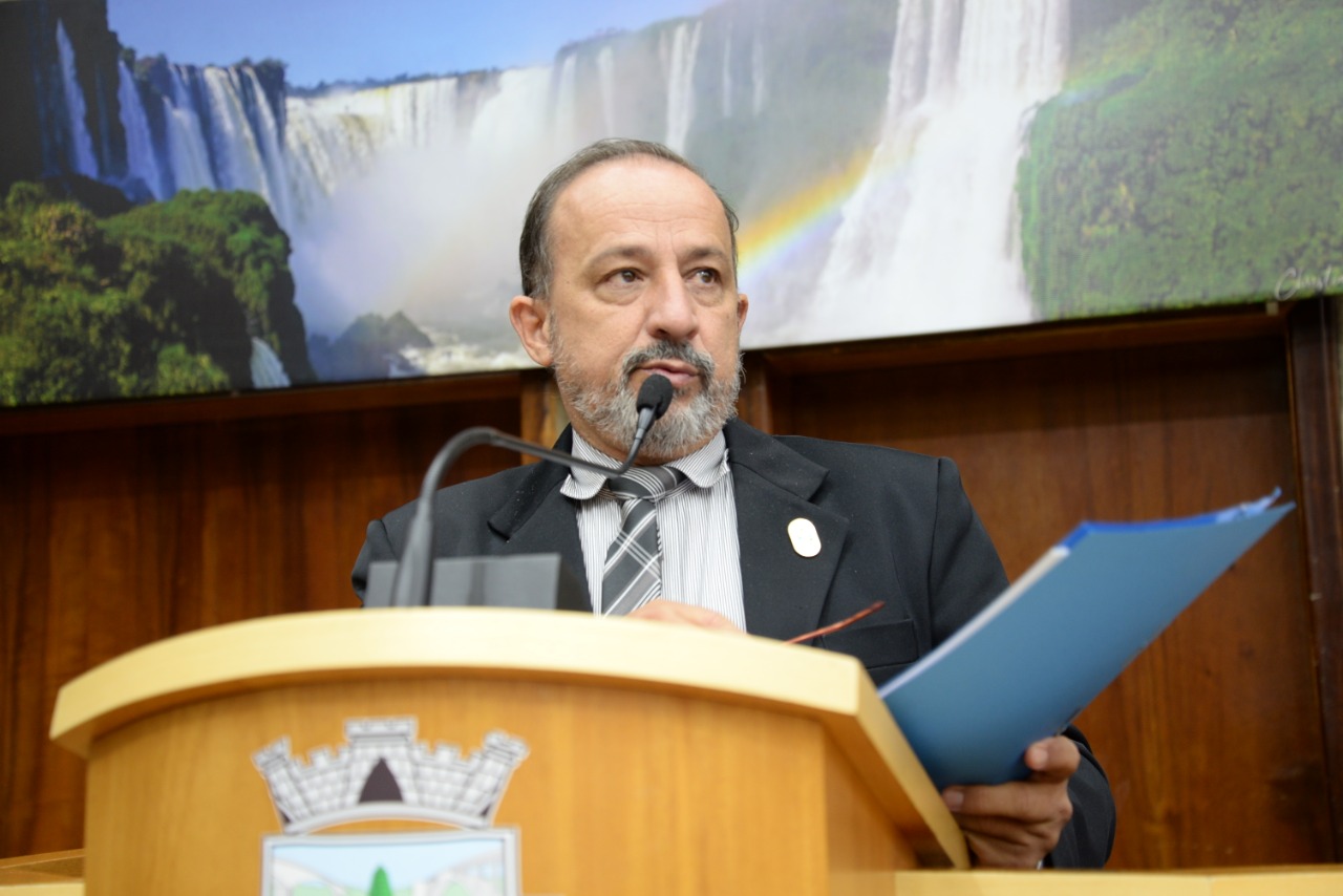 Vereador Maninho pede informações sobre capacitação de primeiros socorros nas escolas de Foz do  Iguaçu 