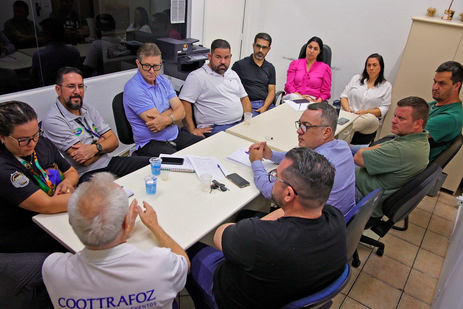 Vereadora Anice reúne setor de táxi, transporte turístico e aplicativos para resolver impasses