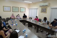 Vereadora Yasmin Hachem debate com Executivo e Apasfi implantação de Central de Libras em Foz