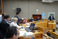 Vereadores apresentam requerimentos cobrando serviços de obras e manutenção