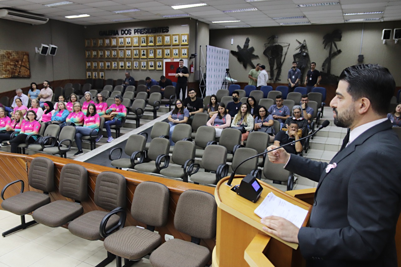 Vereadores aprovam projeto que fortalece equipe de remadoras de sobreviventes do câncer de mama